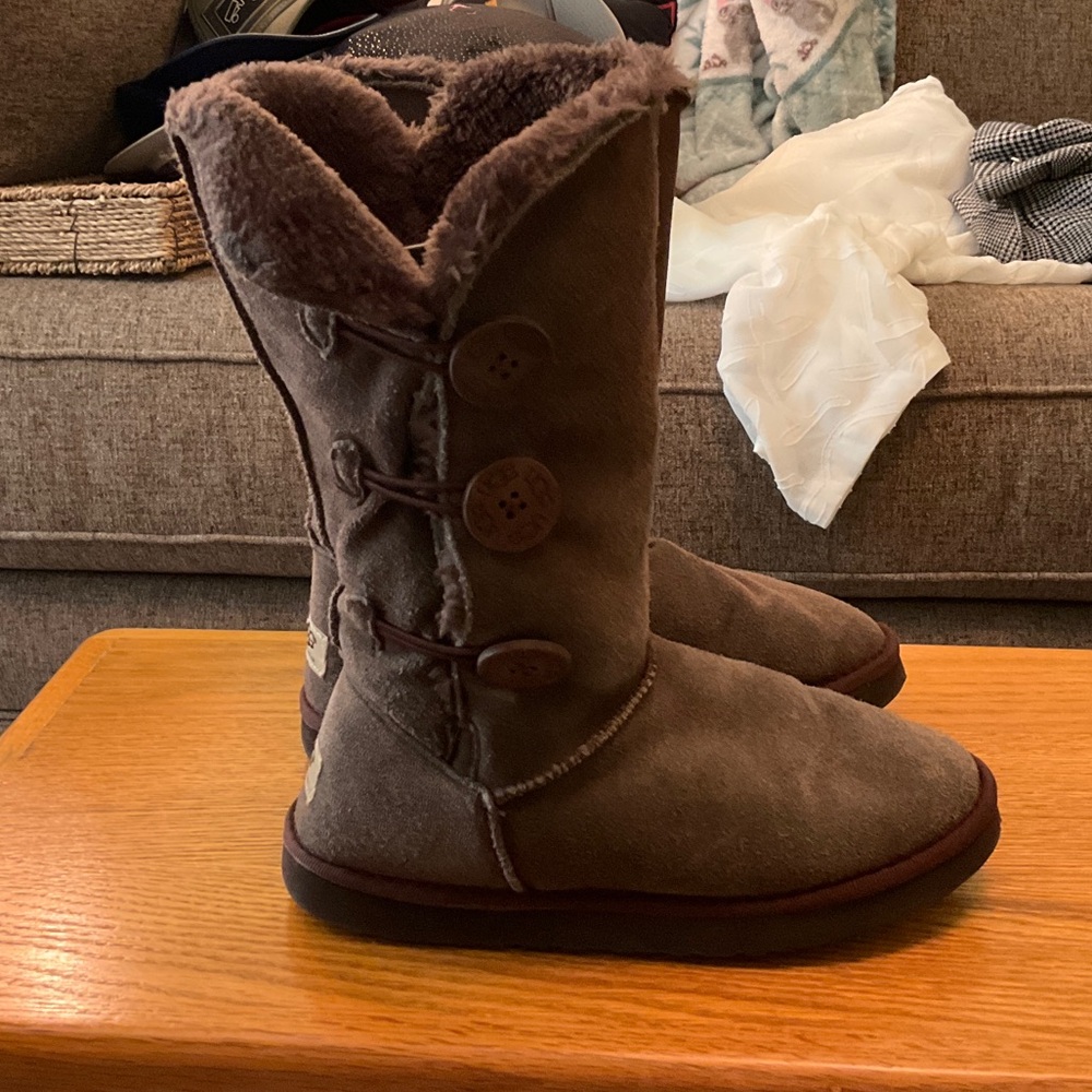 Women’s Size 6 Ugg Boots, Lots of Life Left!